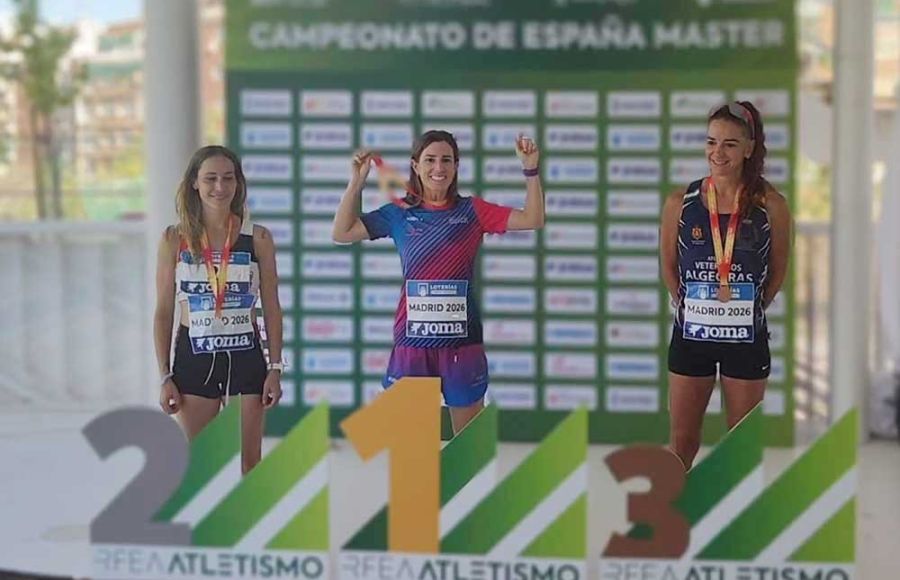 Tamara Pérez Mera, en lo más alto del podio nacional en los 1.500 metros. 