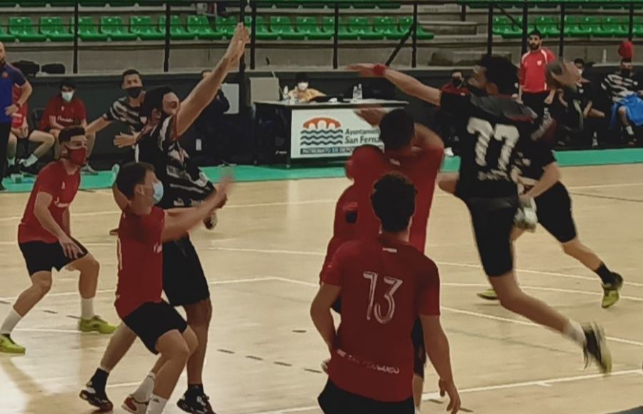 Una imagen del partido de la primera vuelta en el pabellón de Bahía Sur. 