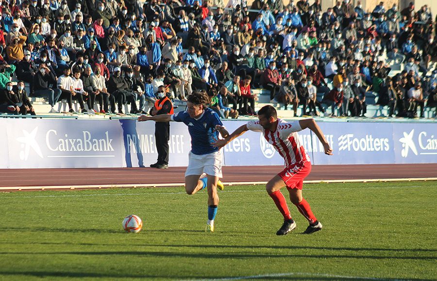 El extremo navarro Rodrigo Sanz cuajó un partido soberbio en su debut con el San Fernando Club Deportivo. 