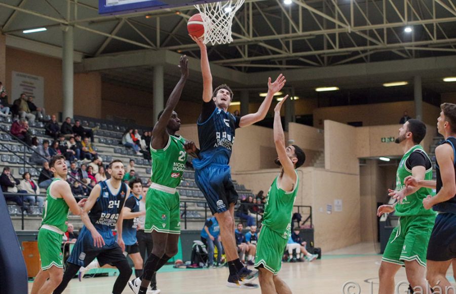 Carlos Galán (26 puntos) fue fundamental en el triunfo del Cimbis. 