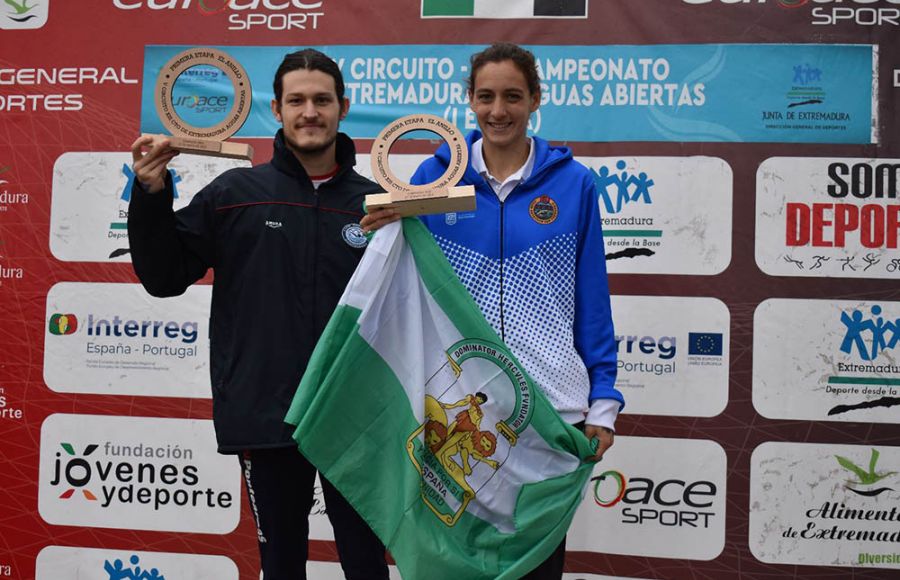Irene Peinado lidera la categoría Élite de la Copa de España de aguas abiertas.