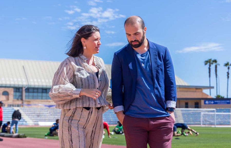 Patricia Cavada y Louis Kinziger, este viernes en el estadio. 