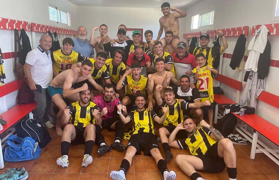El GE Bazán celebrando el triunfo del pasado domingo en San Roque. 