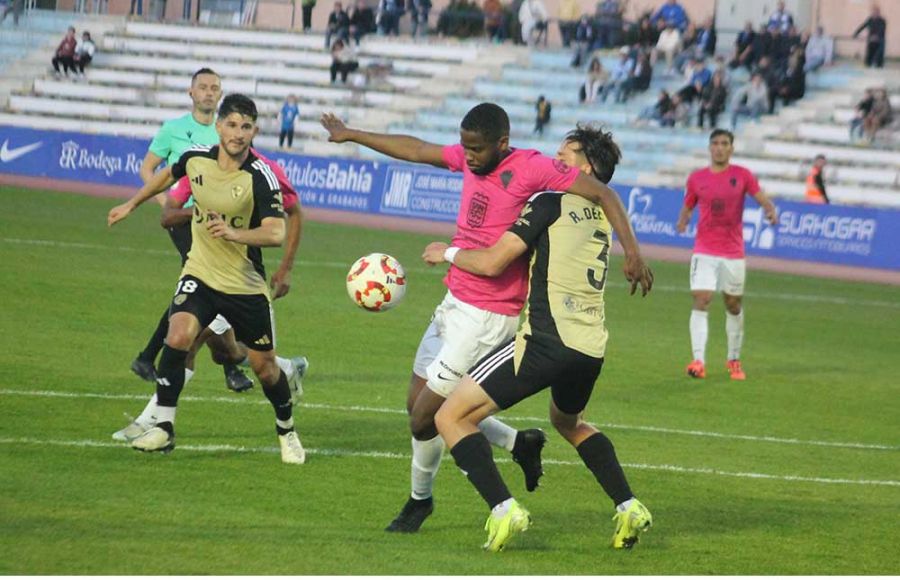 Vanderson dejó una grata imagen en su debut y, además de marcar el 3-3, tuvo el triunfo en esta jugada en el descuento.