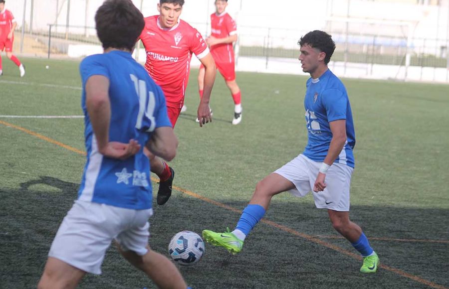 Antonio Lacida marcó los dos primeros goles del filial. 