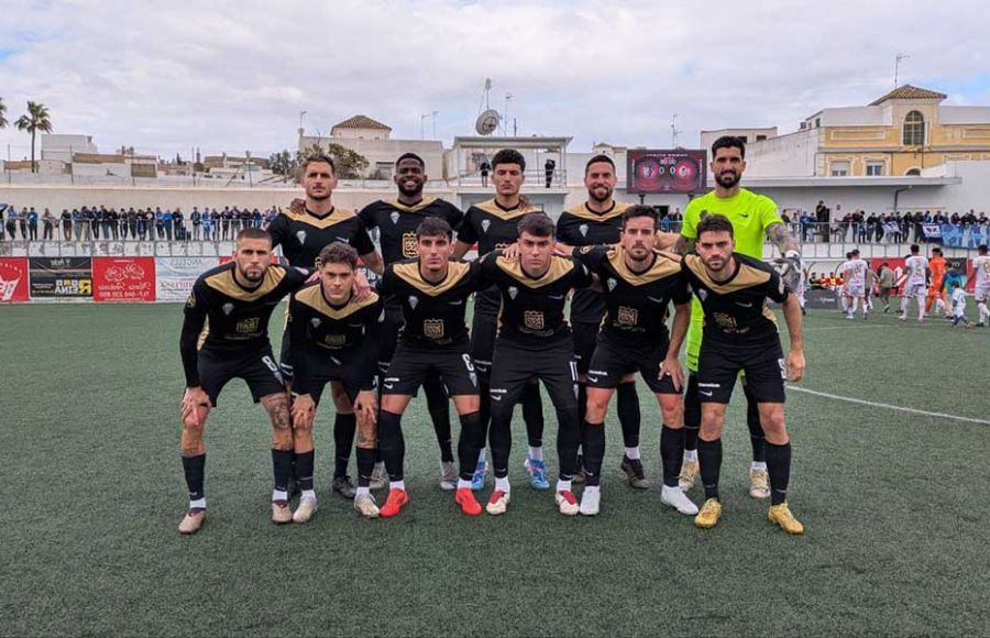 El once inicial que presentó el San Fernando CD en Lebrija. 
