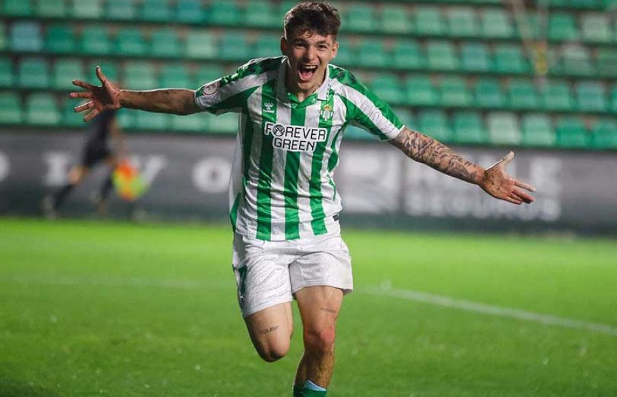 El extremo isleño del Real Betis, Rubén Richarte, festeja el gol que le hizo al Real Madrid en octavos de final de la Copa del Rey. 