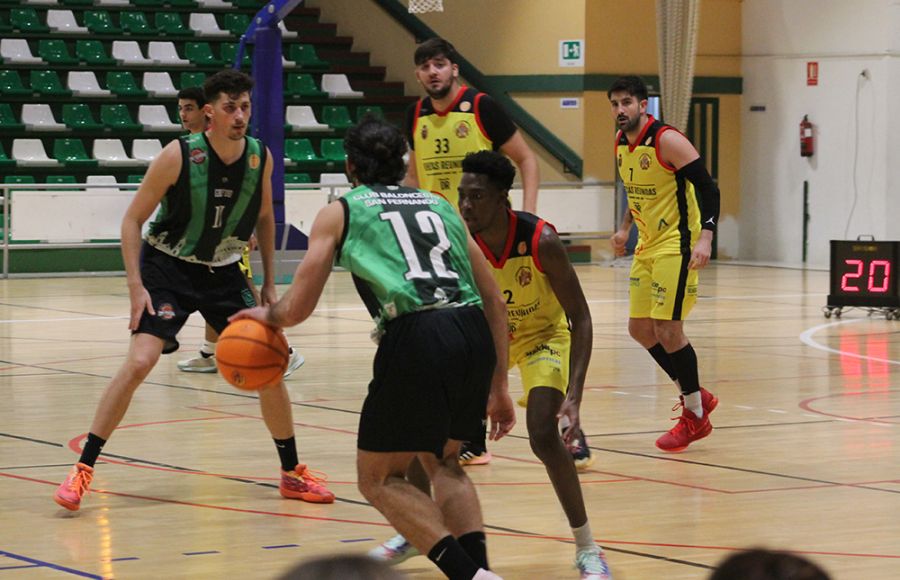 Josu Remesal, en el partido de la primera vuelta con el Peñarroya. 