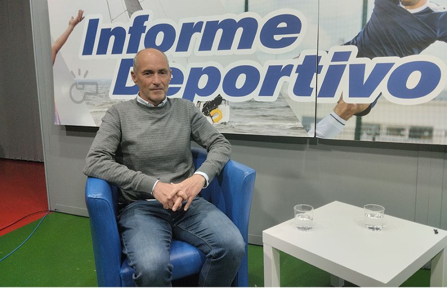 Falele González, director técnico del Club Natación San Fernando, fue el invitado en el programa 'Informe Deportivo' de Islatel.