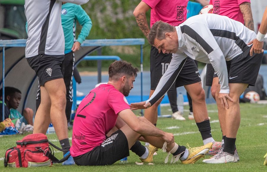 Nono Olvera se interesa por David Carmona tras lesionarse en Jerez. 