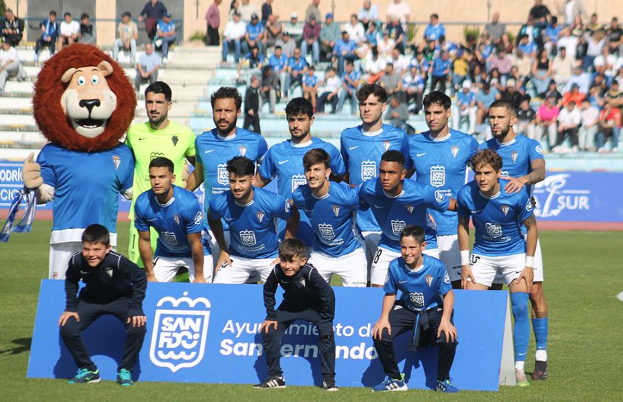 El once inicial del San Fernando CD ante el UCAM Murcia. 