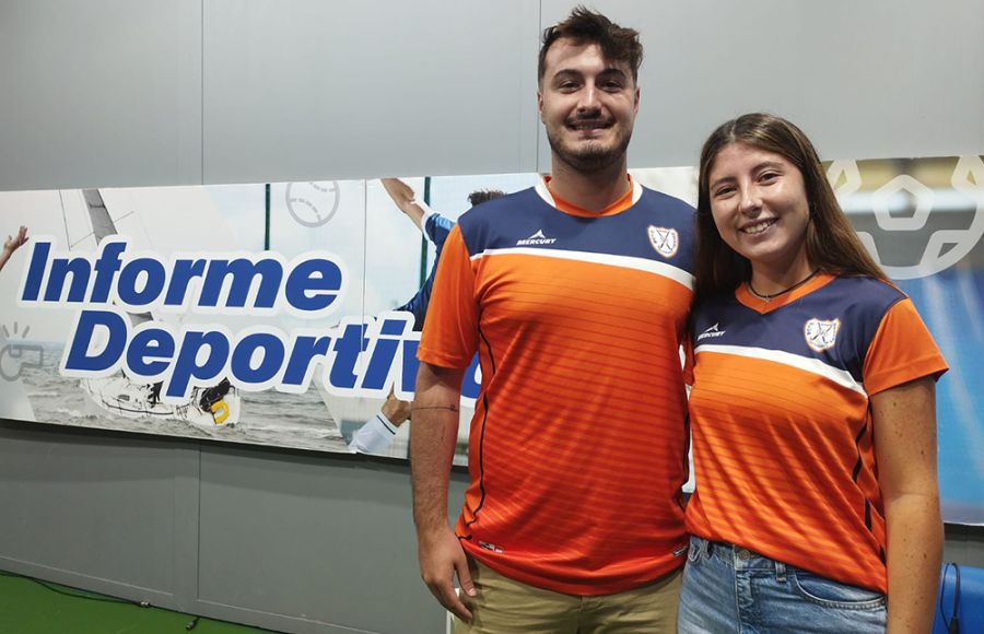 Los jugadores del CH San Fernando, Adrián Fernández y Ana Torrejón acudieron el lunes al programa 'Informe Deportivo' de Islatel. 