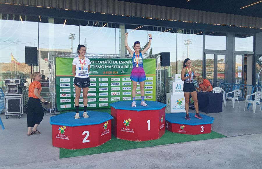 Tamara Pérez Mera, de nuevo en lo más alto del podio en el Campeonato de España Máster. 