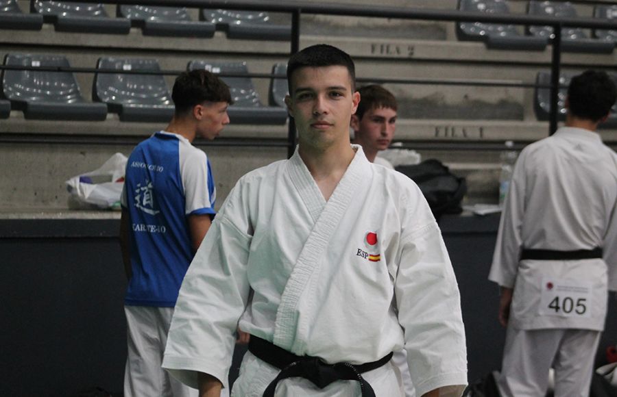 David Benedicto, del gimnasio Vigor de San Fernando, fue cuarto clasificado en la categoría junior individual de Katas. 