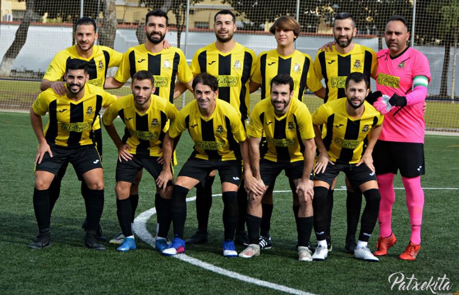 En esta foto del GE Bazán 22-23 en Primera Andaluza aparecen de pie Dani Herrera, Alvaro Otero y el meta Rafa y agachado Alberto Chust. 