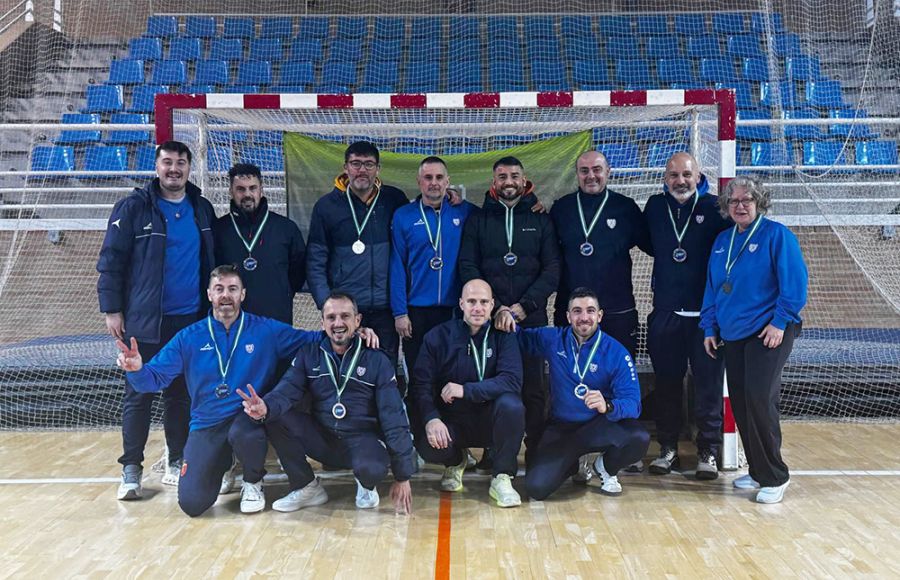 El equipo Máster masculino del Club Hockey San Fernando, subcampeón de Andalucía.