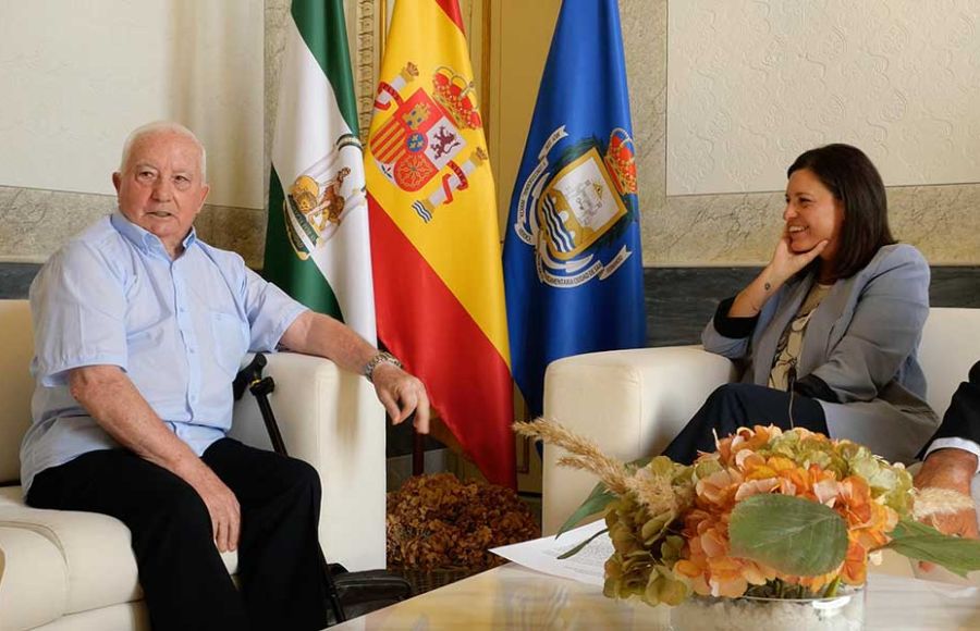 Braulio González Vidal, en la recepción de la alcaldesa Patricia Cavada. 