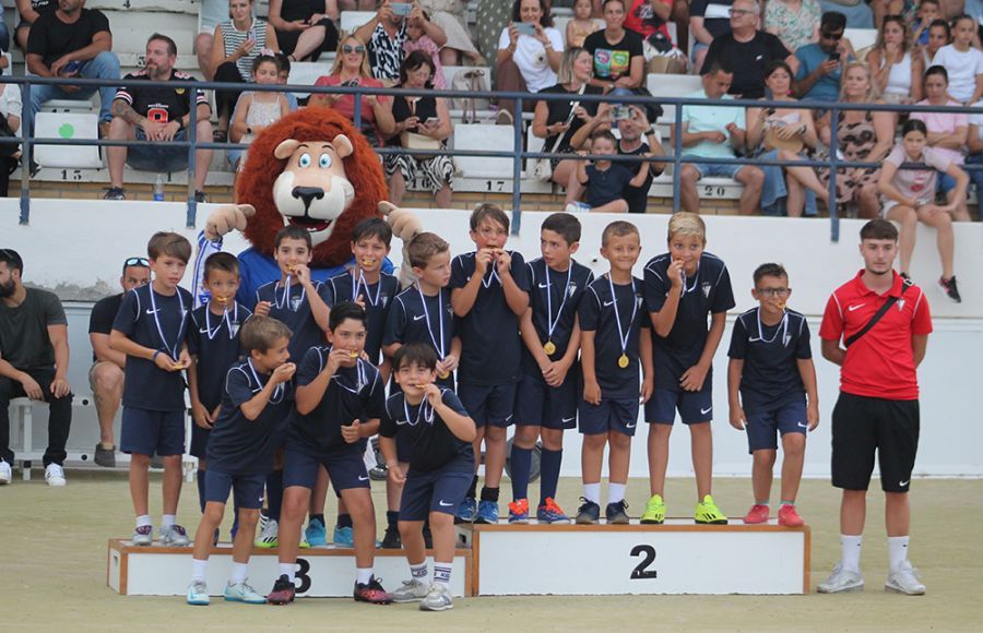 Todos los equipos de la Escuela Bahía serán premiados. 