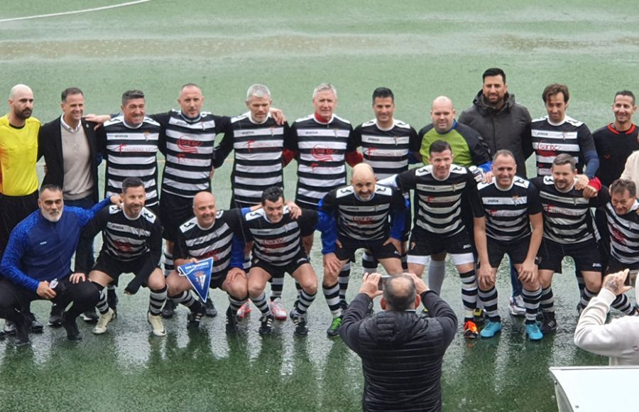 El CD San Fernando de veteranos jugará el sábado con el Cádiz CF en el campo Manuel Irigoyen. 