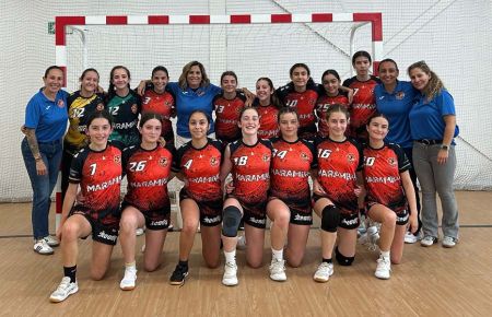 Las infantiles del Balonmano San Fernando. 