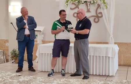 Curro Ghersi, presidente del club Isla de León, fue distinguido por su labor durante 27 años en la Federación Andaluza de Tiro Olímpico. 