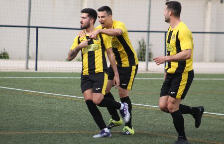 Pacheco celebra su gol, que supuso la victoria del GE Bazán. 