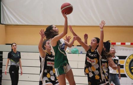 María Vega, del Adesa 80, fue imparable para la SD Candray. 