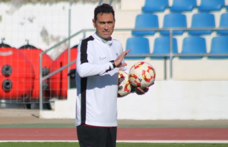 Dani Mori, durante su primer entrenamiento con el SFCD. 