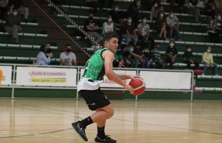 Álex Fernández, en un partido de la pasada temporada.