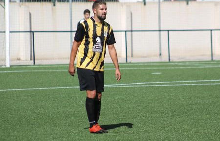 David Bernal fue el gran protagonista del partido con sus tres goles. 