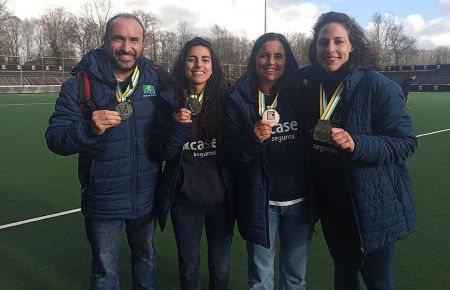 La representación andaluza. Rocío Gutiérrez, segunda a la derecha, con el seleccionador, el cordobés Edu Aguilar y las jiennenses Carmen Cano  y Mari Ángeles Ruiz. 