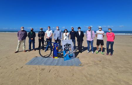 La presentación tuvo lugar en la primera pista de la playa de Camposoto.