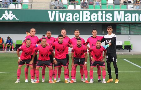 Del San Fernando CD que jugó en Sevilla sólo seis tienen contrato.
