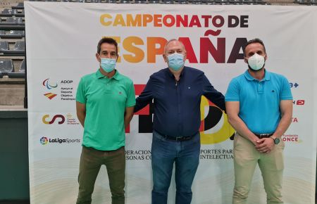 Antonio Rojas y Francis Posada con el presidente de FEDDI. 