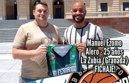 Manuel Ezomo, con el director técnico del CB San Fernando Nacho Soto. 