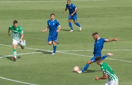 Francis Ferrón marcó el empate desde el círculo central. 