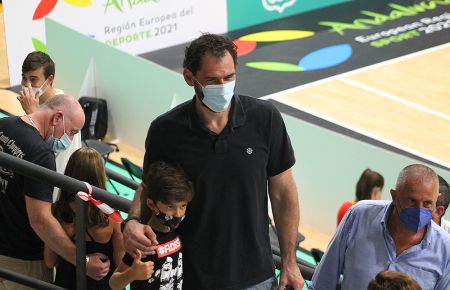 Jorge Garbajosa fue muy demandado por los aficionados isleños.