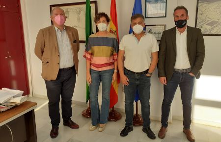 Los concejales Antonio Rojas y Francis Posada junto a los técnicos del Patronato Inmaculada Ortega y Manuel Lozano.