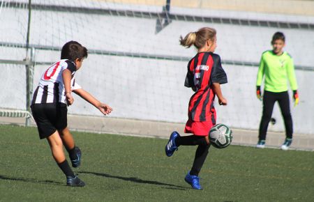 Consulte la jornada de fútbol base con partidos, horarios, campos y resultados