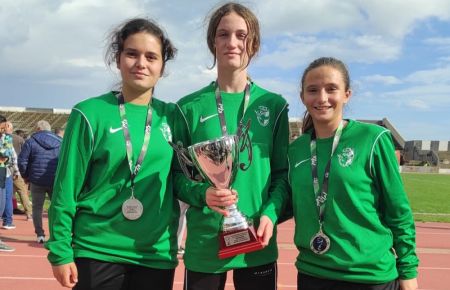 Adriana García, Nazaret Merino y Paula Guerrero pertenecen a la Escuela Bahía-SFCD