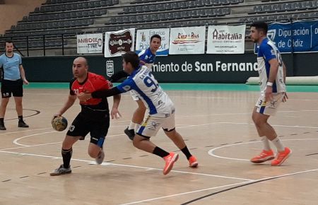 El líder La Salle se mostró muy superior en su visita al BM San Fernando. 