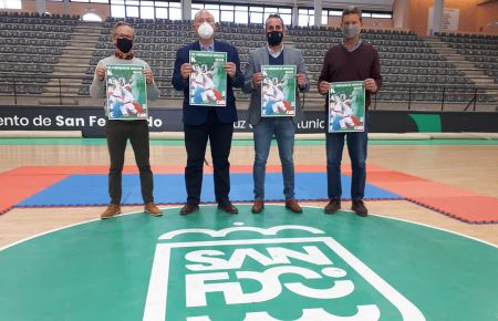 Los concejales Antonio Rojas y Francis Posada presentaron el evento junto a Felicísimo Díez e Iván Marti en el pabellón de Bahía Sur.