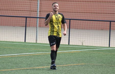 Dani Herrera marcó los dos goles en Sanlúcar y ya suma 26. 