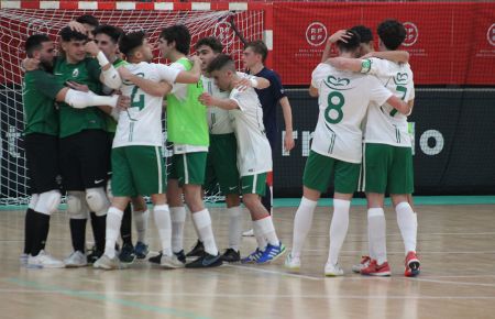 La selección andaluza sub19 celebra el pase a cuartos de final. 