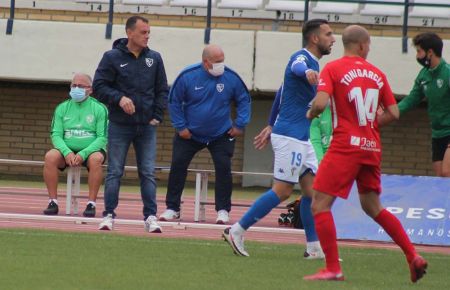 Alberto González con el Linares la pasada temporada en Bahía Sur. 