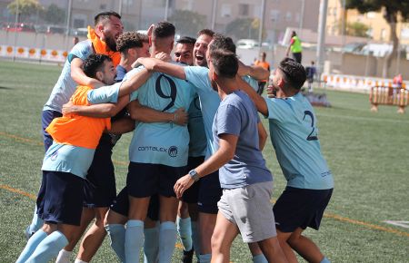 El Baturone&Luna Abogados celebra el pase a los cuartos de final.