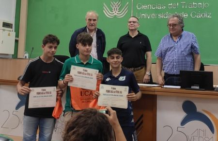Alejandro Castañeda, Álvaro García y Rubén Bustillo, de la Escuela Bahía, son tres de los premiados. 