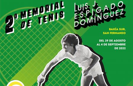 Cartel del II Memorial Luis Espigado de tenis en las pistas de Bahía Sur. 
