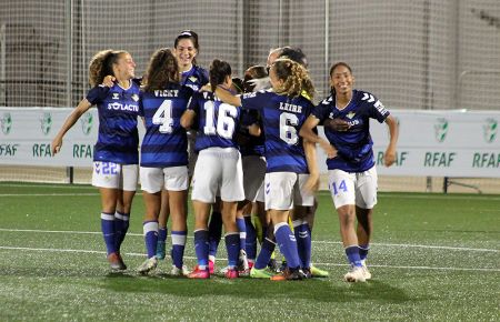 Las jugadoras del Real Betis celebran el pase a la final. 