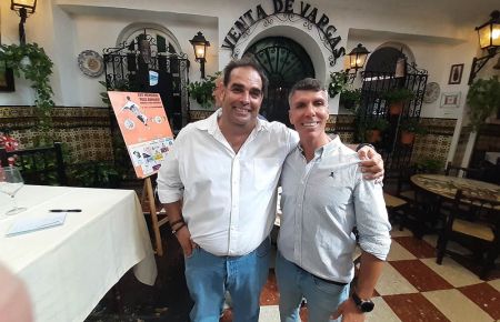 Noly Gómez, presidente del San Fernando Atlético, y Javier Muiños, ex-jugador del CD San Fernando y responsable de la cantera del Cádiz CF.